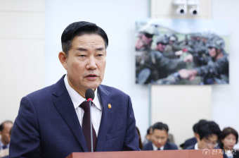 [포토] 내년도 예산안 보고하는 신원식 국방장관