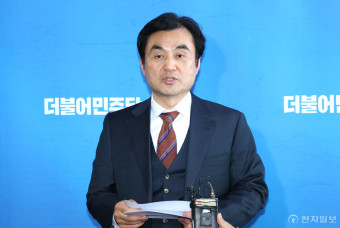 [포토] 전략공천관리위 회의 브리핑하는 안규백 위원장