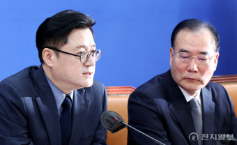 [포토] 더불어민주당 홍익표 원내대표 발언