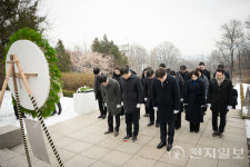 남양주시의회, 갑진년 새해 현충탑 참배
