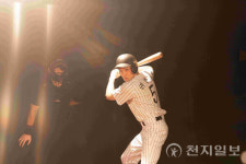 새해에도 볼거리 풍성… 감동과 웃음으로 관객들 무장해제