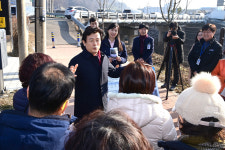 장재동 도시계획도로 점검하는 조규일 진주시장