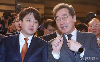 [포토] 이낙연-이준석 '무슨 대화?'