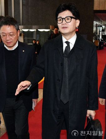 [포토] 국회 출근하는 한동훈 비대위원장