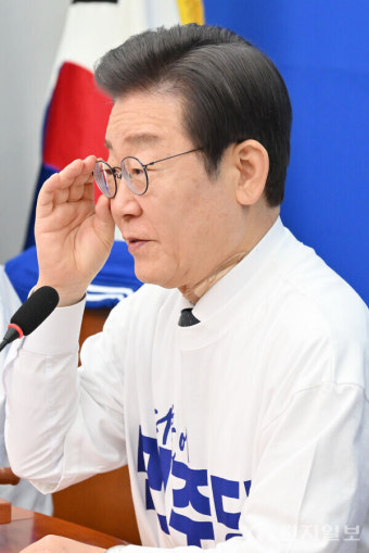 [포토] 이재명 대표, 최고위 참석