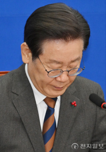 [포토] 생각에 잠긴 이재명