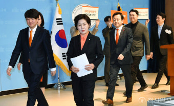 [포토] 기자회견 마친 개혁신당 양향자 원내대표