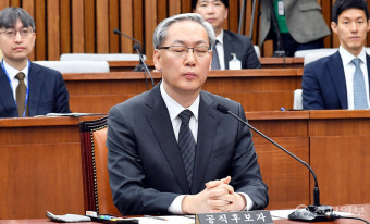 [포토] 눈감은 엄상필 대법관 후보자