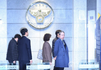 [포토] 경찰 출석하는 주수호 의협 비대위 언론홍보위원장
