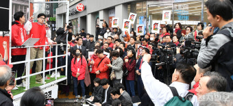 [포토] 한동훈 비대위원장 '2번 함운경 후보 지지 호소'