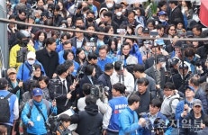 [포토] 인파 몰린 남성역 골목시장