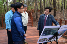 진주시 까꼬실 마을 귀곡동 탐방로 정비… 조규일 시장, 현장점검
