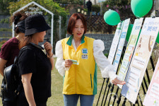 신천지자원봉사단 오산·화성지부, 오산서 장애 체험 열려