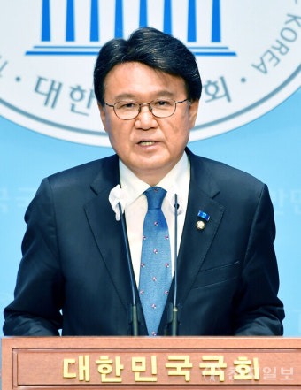 [포토] 황운하 신임 원내대표 발언