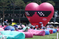[포토] 책도 보고 쉬어가는 공간 서울광장