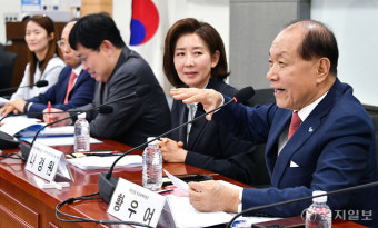 [포토] 축사하는 황우여 비상대책위원장