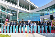 정선군, 군립도서관 및 가족센터 개관