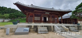 [왕릉, 처세와 경영을 말하다(42)] 건릉, 정조의 못다 이룬 개혁·효도·사랑이 함께 잠든 사후 안식처