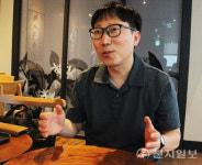 하태욱법률사무소 | [피플&포커스] '책 쓰는 사회복지사' 하태욱 작가 "밝고 따뜻한 세상 꿈꿔"