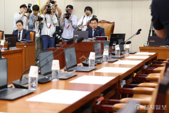 민생지원금 법안 통과, 국회 행안위 논란 고조