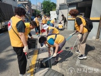 성북구 장위1동 적십자봉사단, 장마 대비 골목길 플로깅 펼쳐