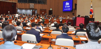 [포토] 박찬대 당대표 직무대행, 의원총회 발언