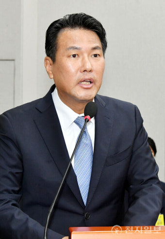 [포토] 답변하는 김태효