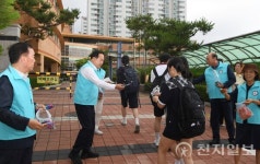 청소년 보호 앞장선 오산시, 운천고서 캠페인 펼쳐