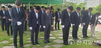 서이초 교사 순직 1주기… 전교조 전남지부 추모식 진행
