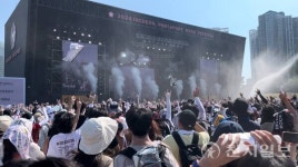 [포토] 폭염도 뚫는 락 페스티벌 열기