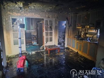부산 사상구 단독주택서 불… 80대 여성 사망