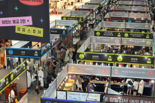 [현장] 이렇게 재밌을 줄이야… 더위 이긴 불교 열풍, 노인도 청년도 줄 섰다