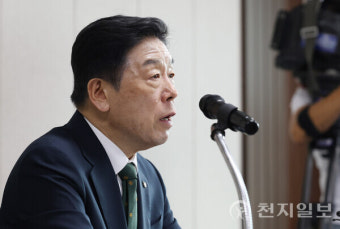 [포토] 발언하는 김형석 독립기념관장