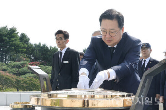 이장우 대전시장, 제79주년 광복절 맞아 국립대전현충원 참배