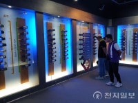 영동포도축제 오감만족… 달콤한 보랏빛 향기에 취하다