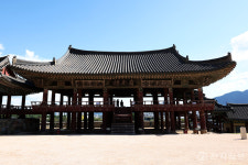 [포토에세이] 자연과 어우러진 한국 전통 건축의 걸작 영남루