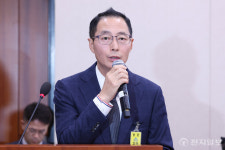 [포토] 답변하는 김명규 쿠팡이츠서비스 대표