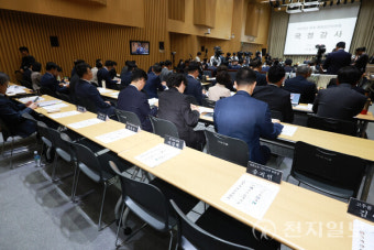 [포토] 행안위 서울시 국정감사… TBS·한강버스 등 쟁점