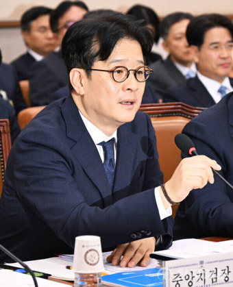 [포토] 답변하는 이창수 서울중앙지검장