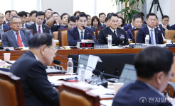 [포토] 의원질의 답변하는 김용현 국방부 장관