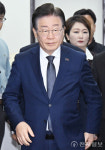 [포토] 최고위 참석하는 이재명