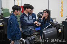 [프로의 길, 특성화고 탐방⑨] 안산공고…대한민국 제조업 이끌 기술명장 산실