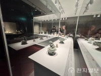 푸른 세상을 빚다 고려인이 담아낸 상형청자의 아름다움