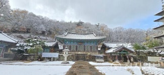 [포토] 첫눈 내린 광주 무등산 원효사 풍경