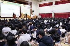 도성훈 인천교육감, 부흥고·구산중 졸업식서 늘 생각 하고 깨어 있는 사람으로 자라길 격려