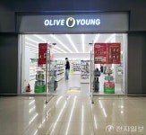 내수 한계 유통업계, 소매판매 21년 만에 최악 해외로 눈 돌려