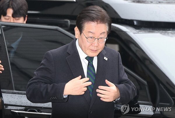 이재명 후보, 대장동 사건 법정 출석…묵묵부답 논란 확산