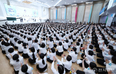 [포토] 정오예배 말씀 선포하는 신천지 이만희 총회장
