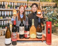 현대百, 화이트데이 맞아 이달의 와인 행사 진행
