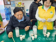 신천지자원봉사단 오산·화성지부, 장애인들과 친환경 공예품 만들어